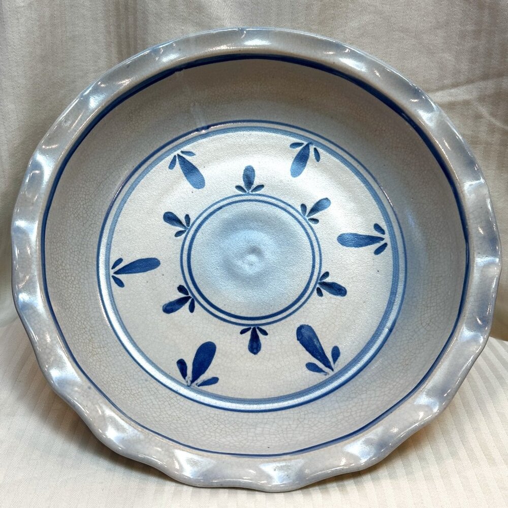 BEAUTIFUL! ARTISAN CRAFTED 9.5" CERAMIC FLUTED PIE PLATE / DISH BLUE & WHITE
